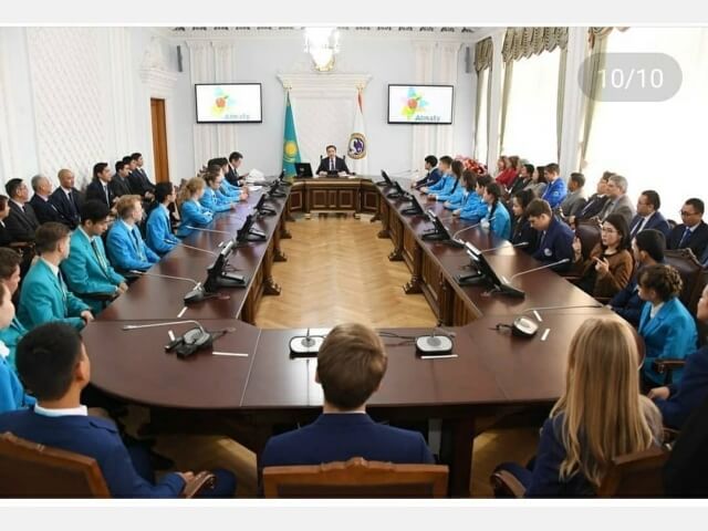 4.12.2019ж күні Алматы қаласының әкімі Сағынтаев Бақытжан мырза Халықаралық және Республикалық деңгейде өткізілген олимпиядалармен конкурстардың жеңімпаздары атанған оқушылар мен колледж студенттерін құттықтады.